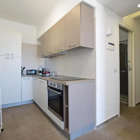 2 Bedroom Beautiful In Ferienhaus *